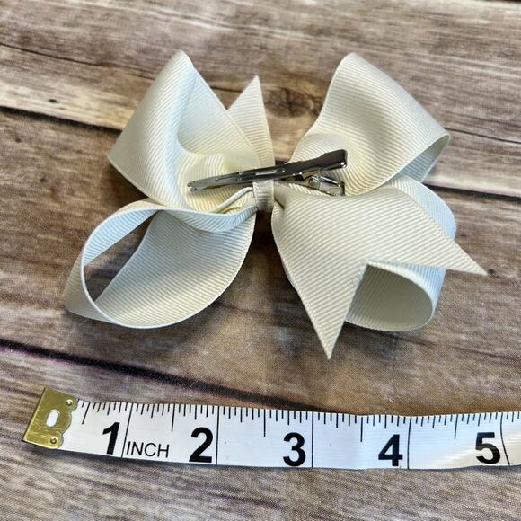 Matilda Jane Ivory Hair Bow - Picture 3 of 3